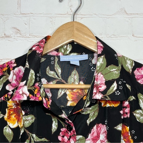 ONLY NECESSITIES Blouse Womens Medium 14/16 Floral Short Sleeve Button Up Top - Picture 3 of 15